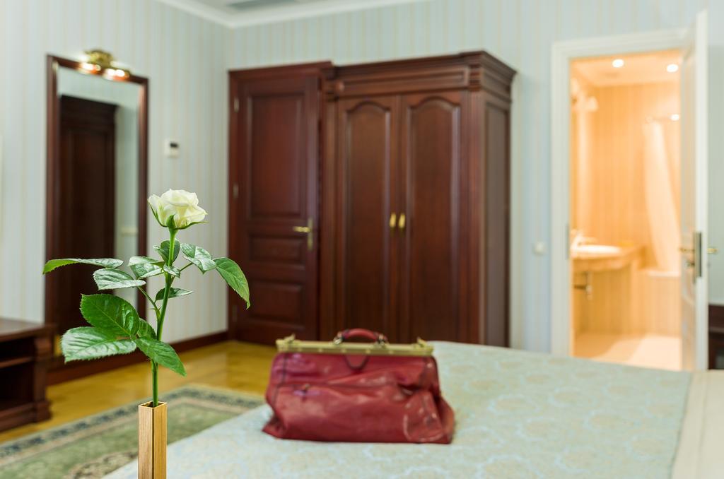 Villa Stanislavskyi Hotel Lviv Exterior photo