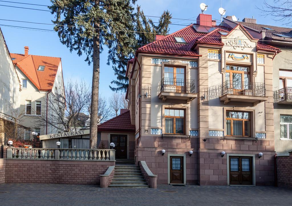 Villa Stanislavskyi Hotel Lviv Exterior photo